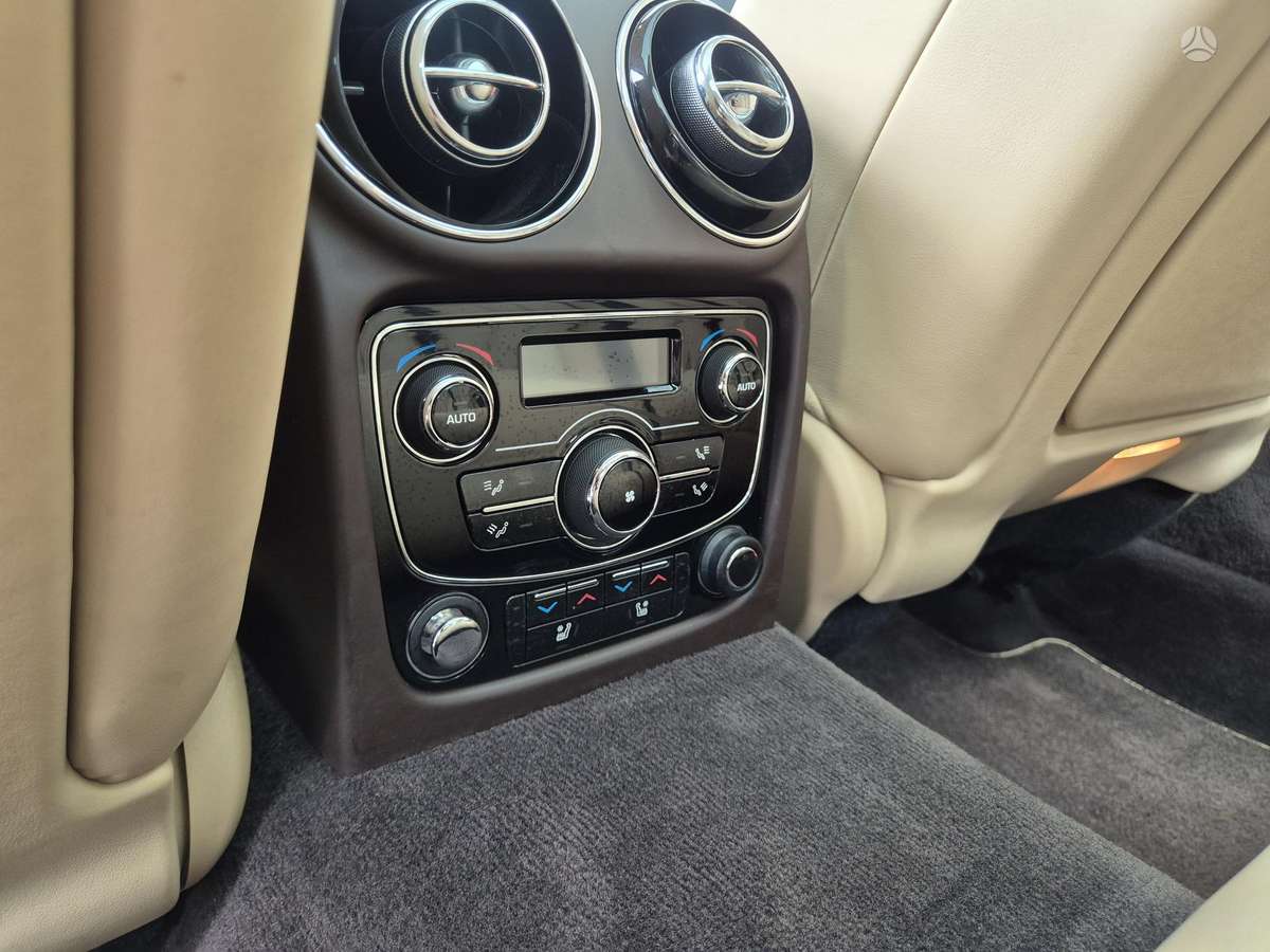 Jaguar XJ, 3.0 l., Седан