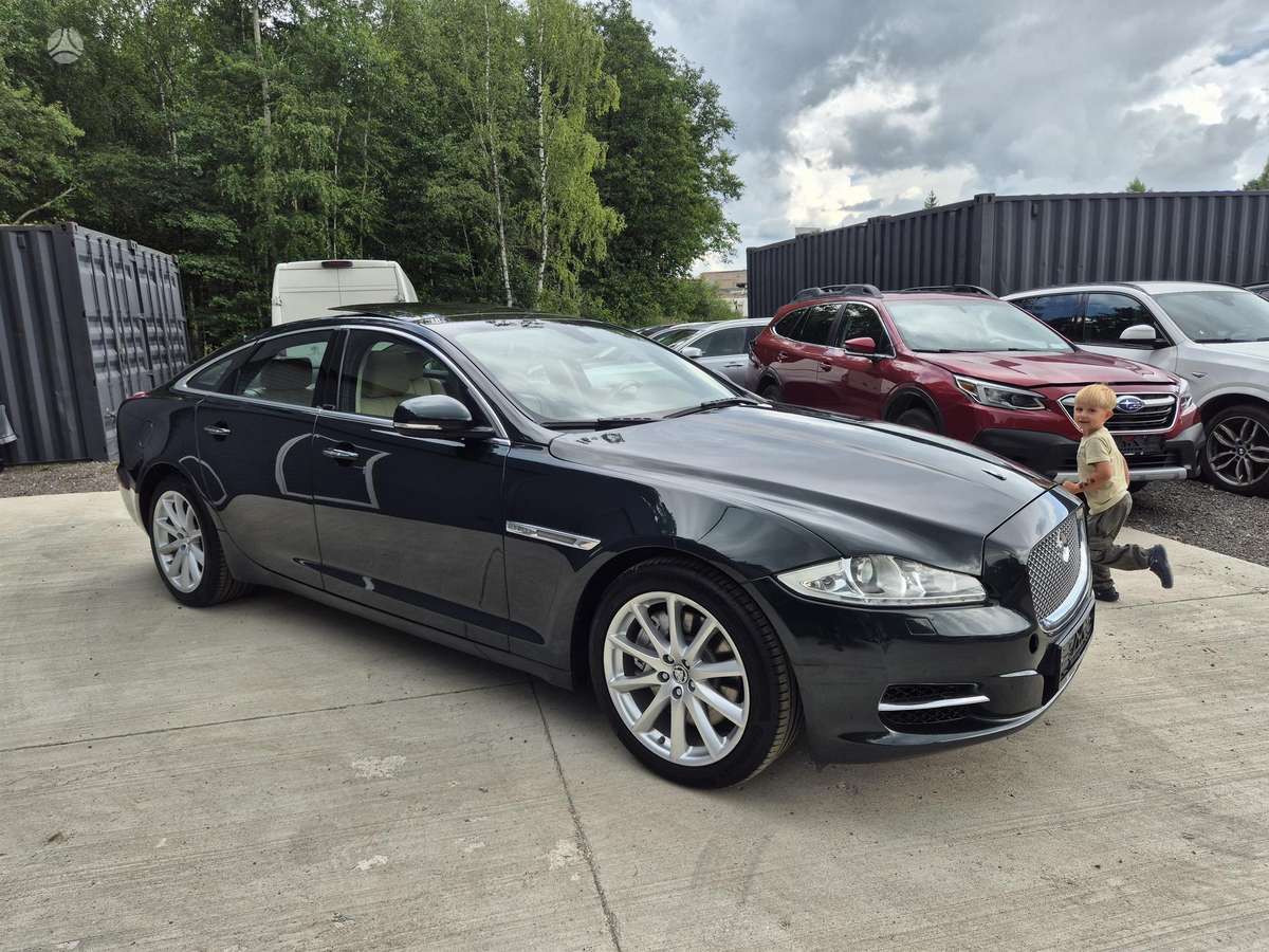 Jaguar XJ, 3.0 l., Седан