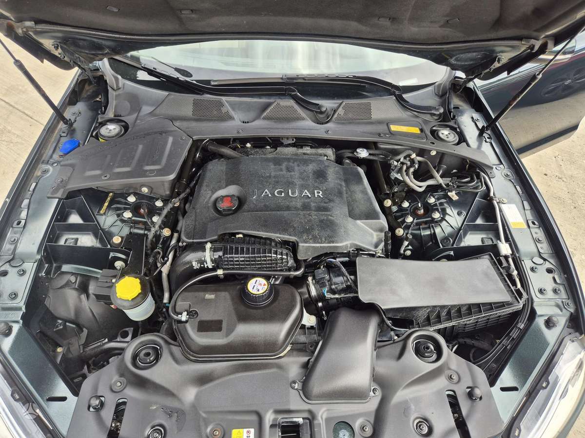 Jaguar XJ, 3.0 l., Седан
