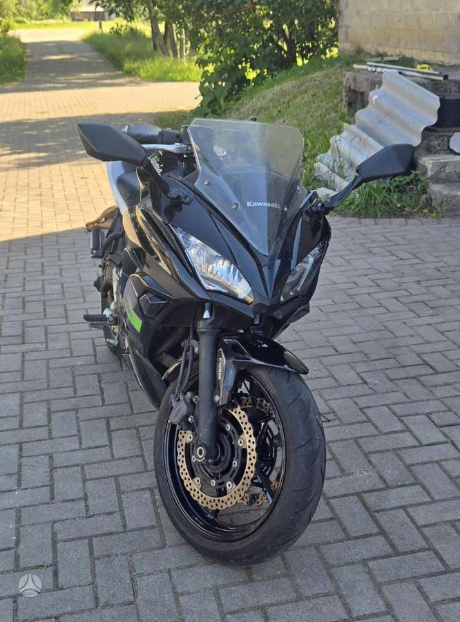 Kawasaki Ninja 650cc, street / classic