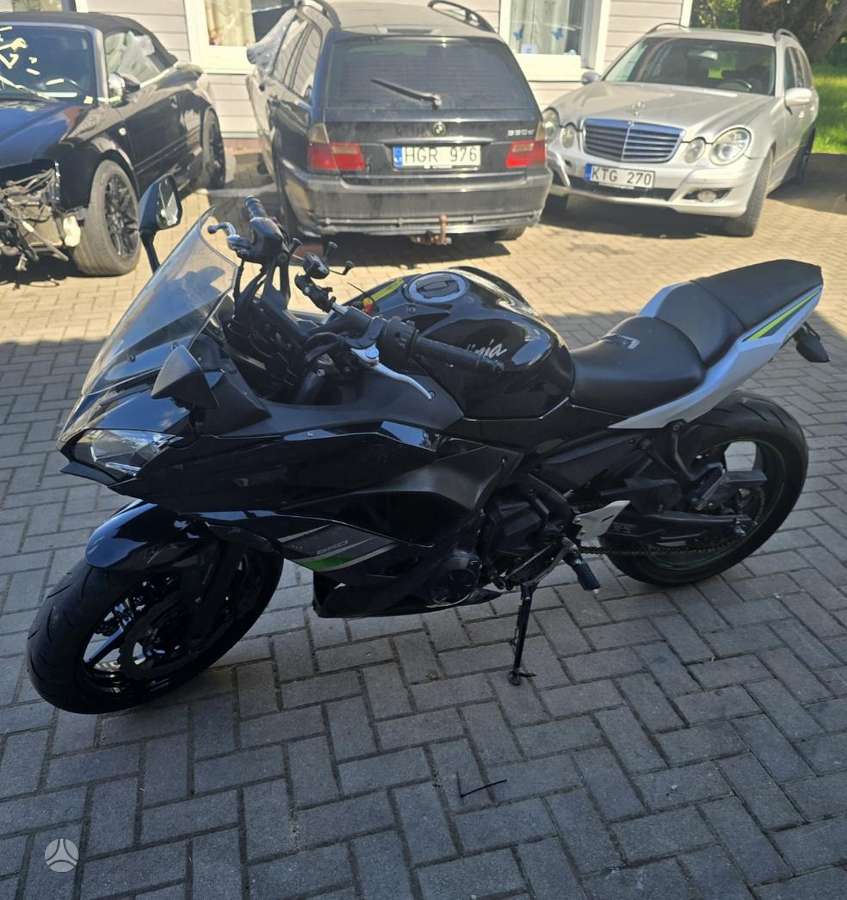 Kawasaki Ninja 650cc, street / classic