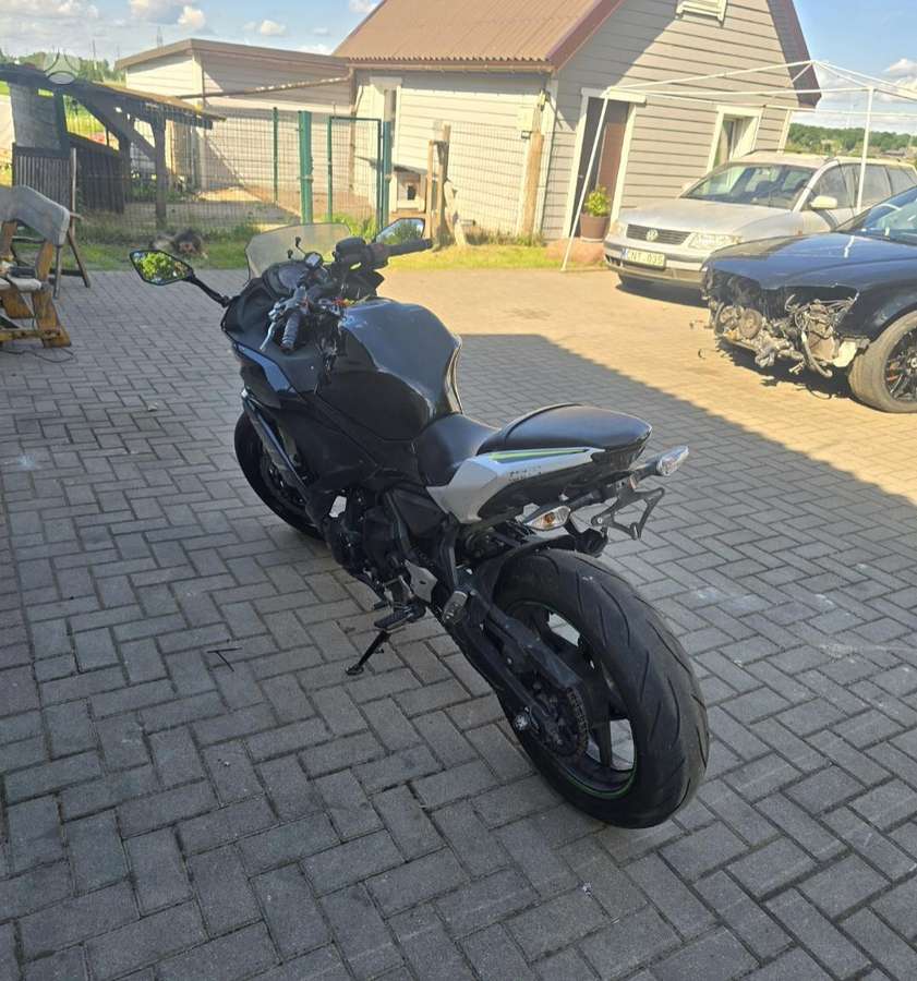 Kawasaki Ninja 650cc, street / classic