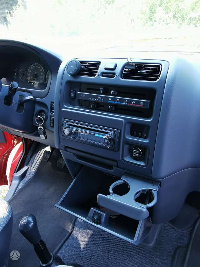 Toyota Hiace - 11