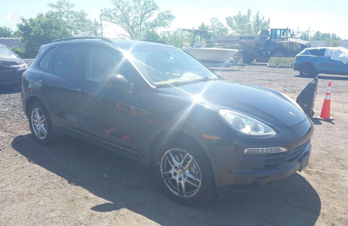 Porsche Cayenne, 4.8 l., off-road / crossover