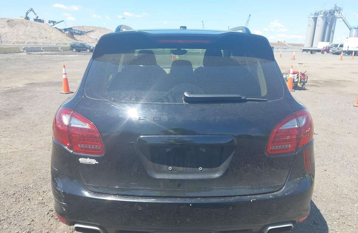Porsche Cayenne, 4.8 l., off-road / crossover