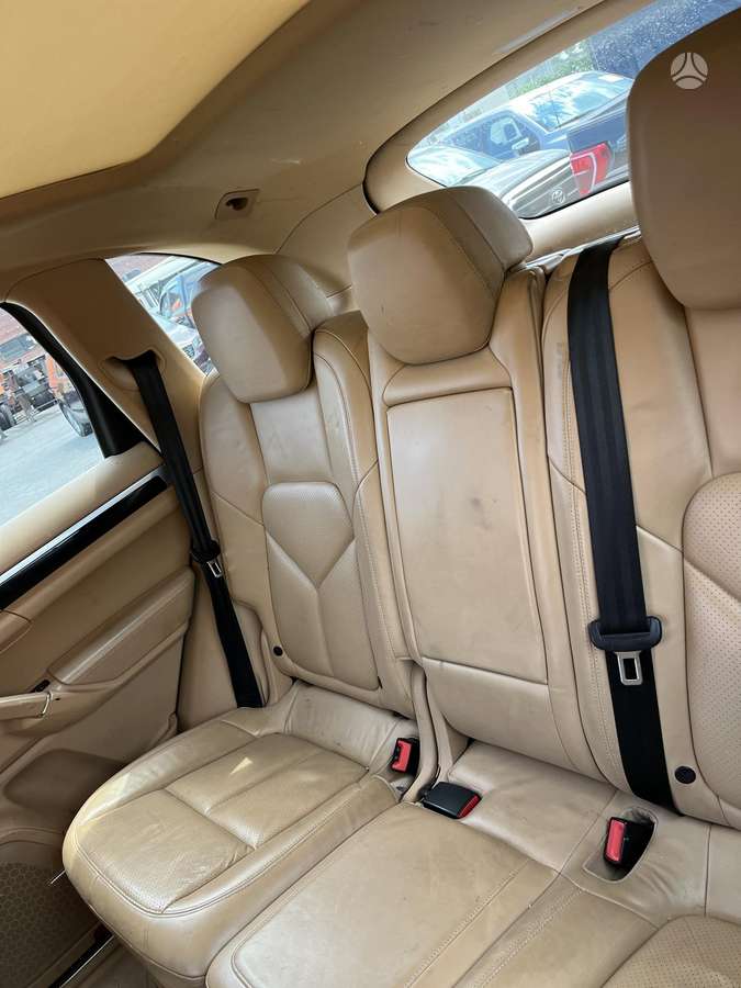 Porsche Cayenne, 4.8 l., off-road / crossover