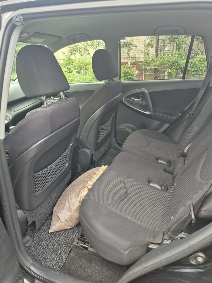 Toyota RAV4 - 5