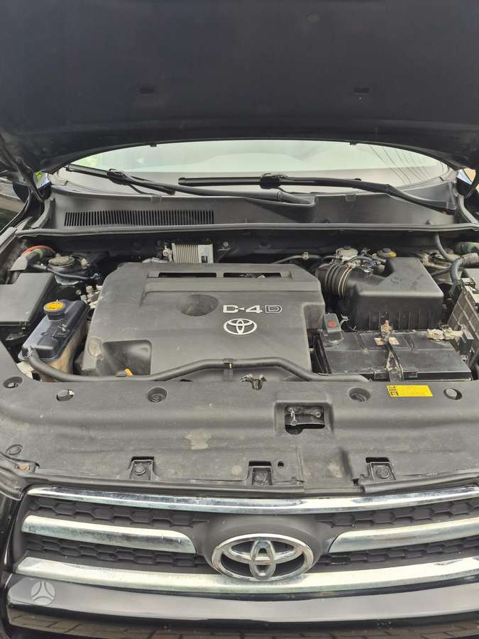 Toyota RAV4 - 6