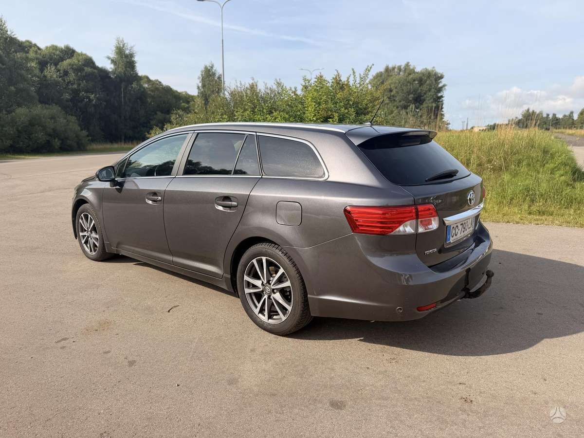 Toyota Avensis, 2.0 l., Универсал