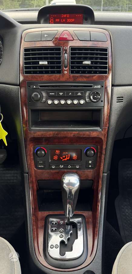 Peugeot 307, 1.6 l., hatchback