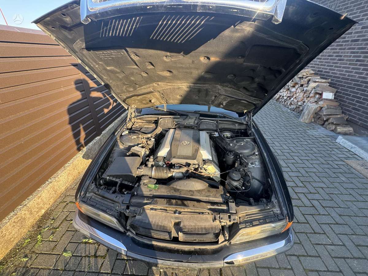 BMW 740, 4.4 l., Седан
