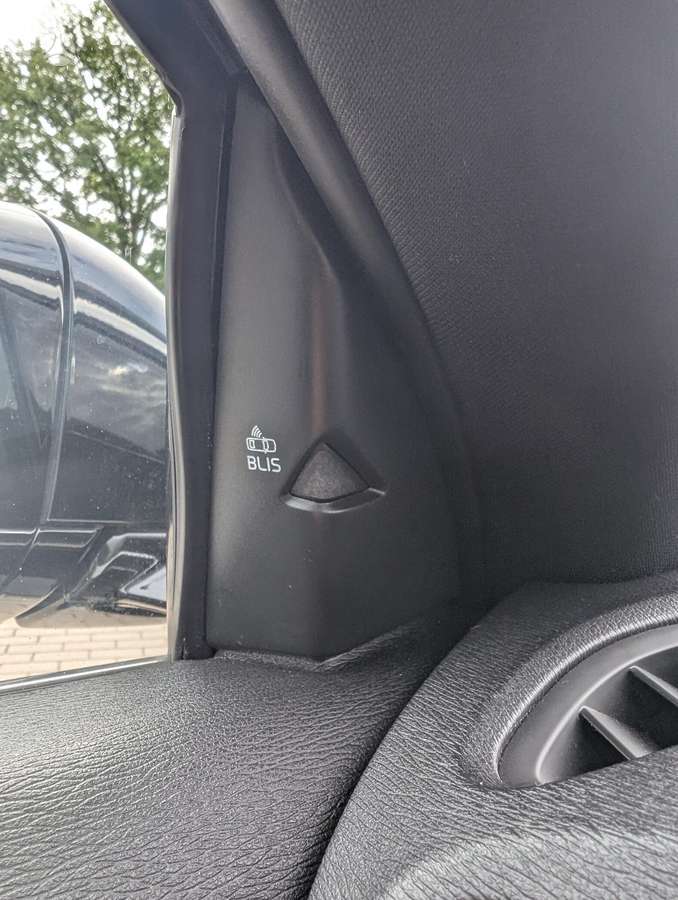 Volvo V40, 1.6 l., hatchback