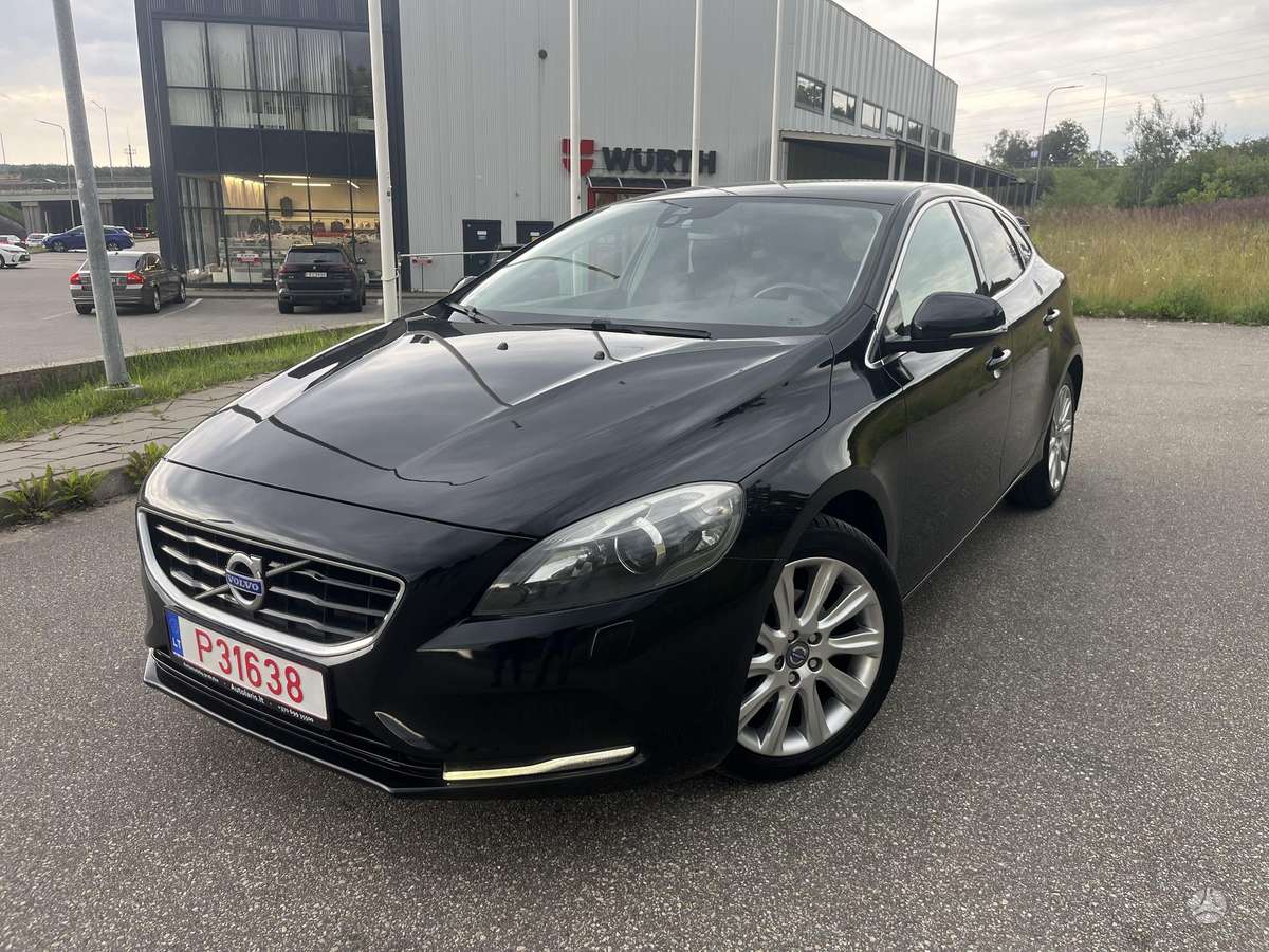 Volvo V40, 1.6 l., hatchback