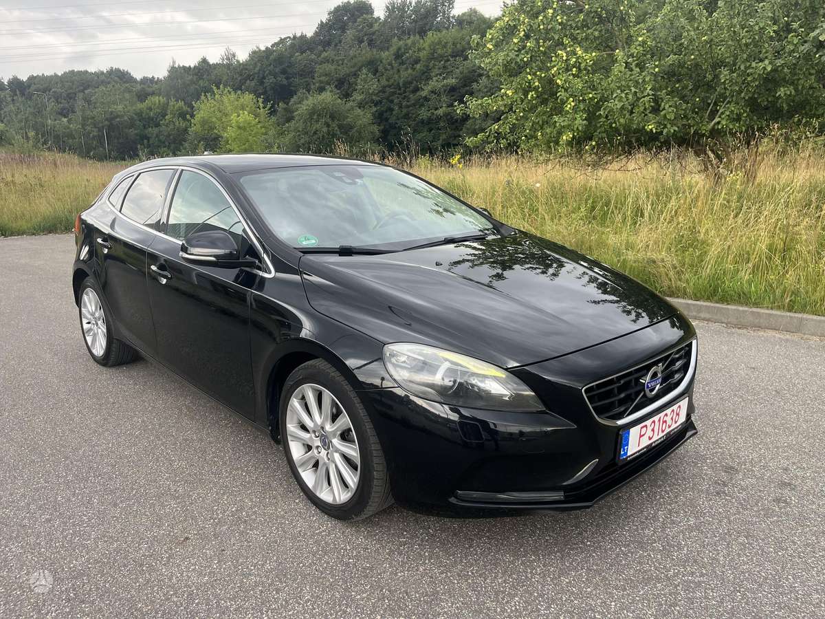 Volvo V40, 1.6 l., hatchback
