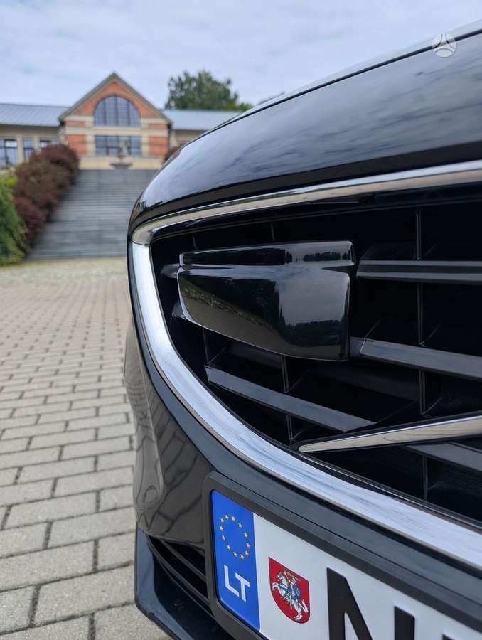 Volvo V40, 1.6 l., hatchback