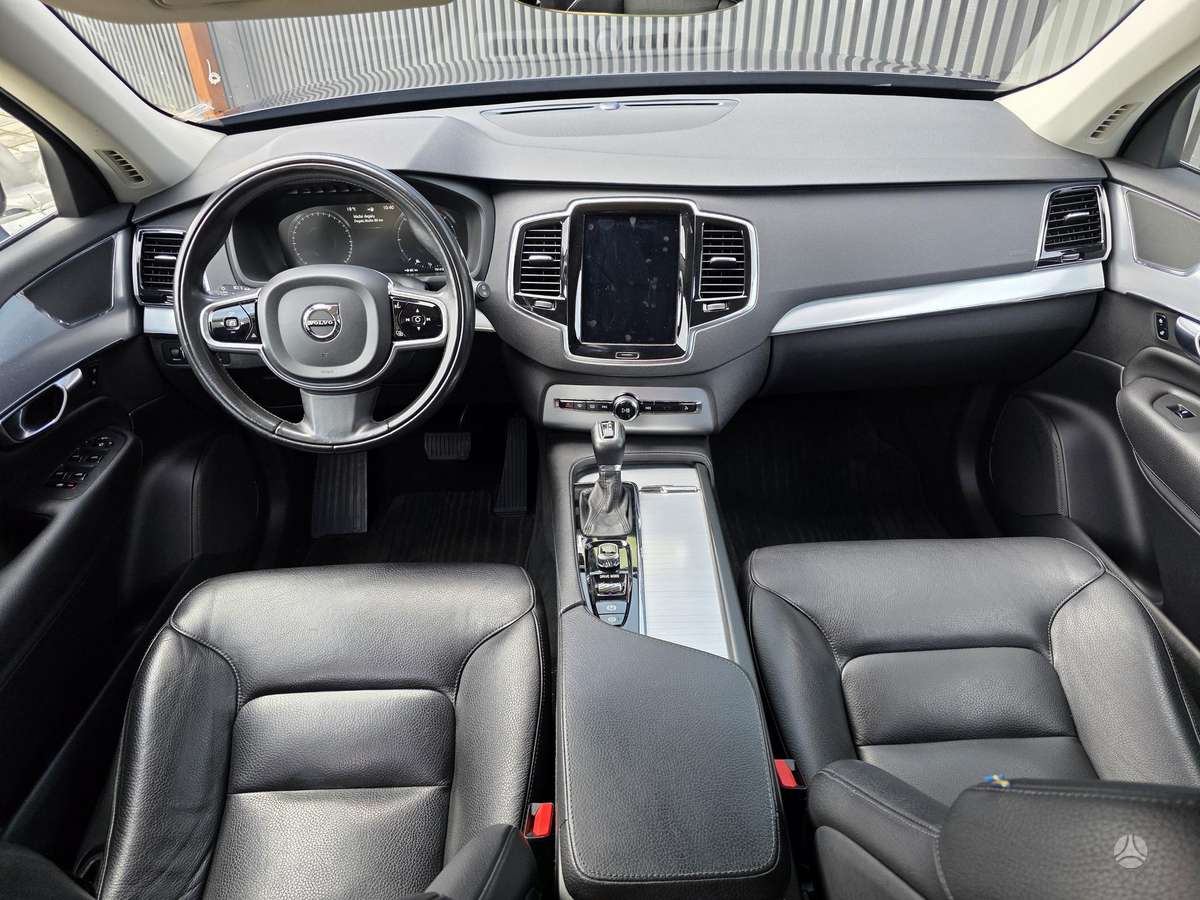Volvo XC90, 2.0 l., off-road / crossover