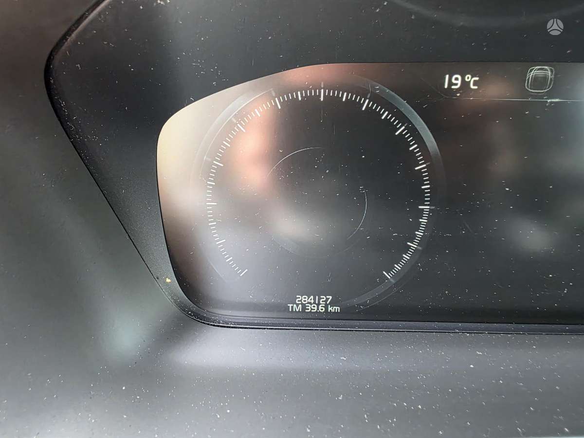 Volvo XC90, 2.0 l., off-road / crossover