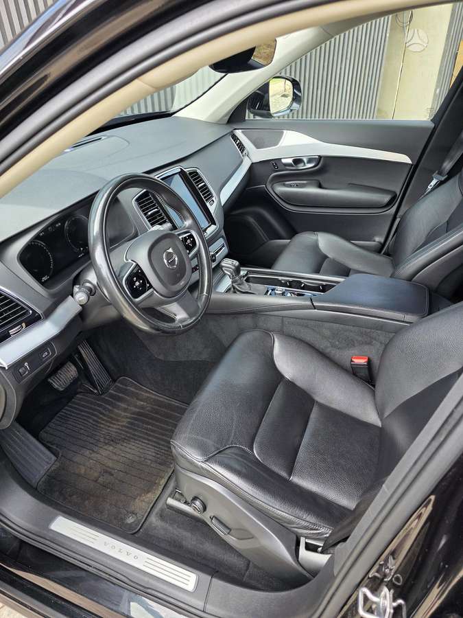 Volvo XC90, 2.0 l., off-road / crossover