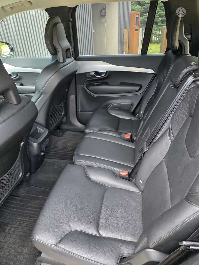 Volvo XC90, 2.0 l., off-road / crossover