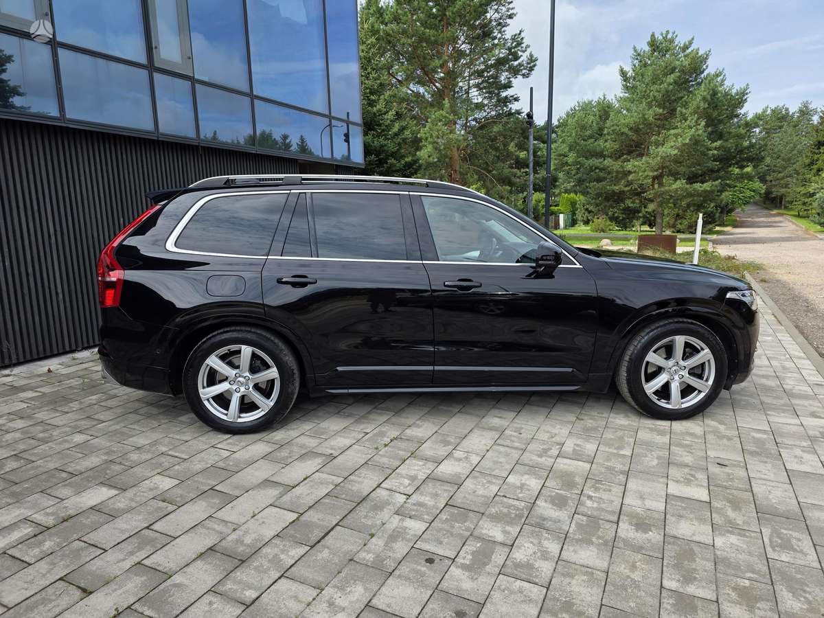 Volvo XC90, 2.0 l., off-road / crossover