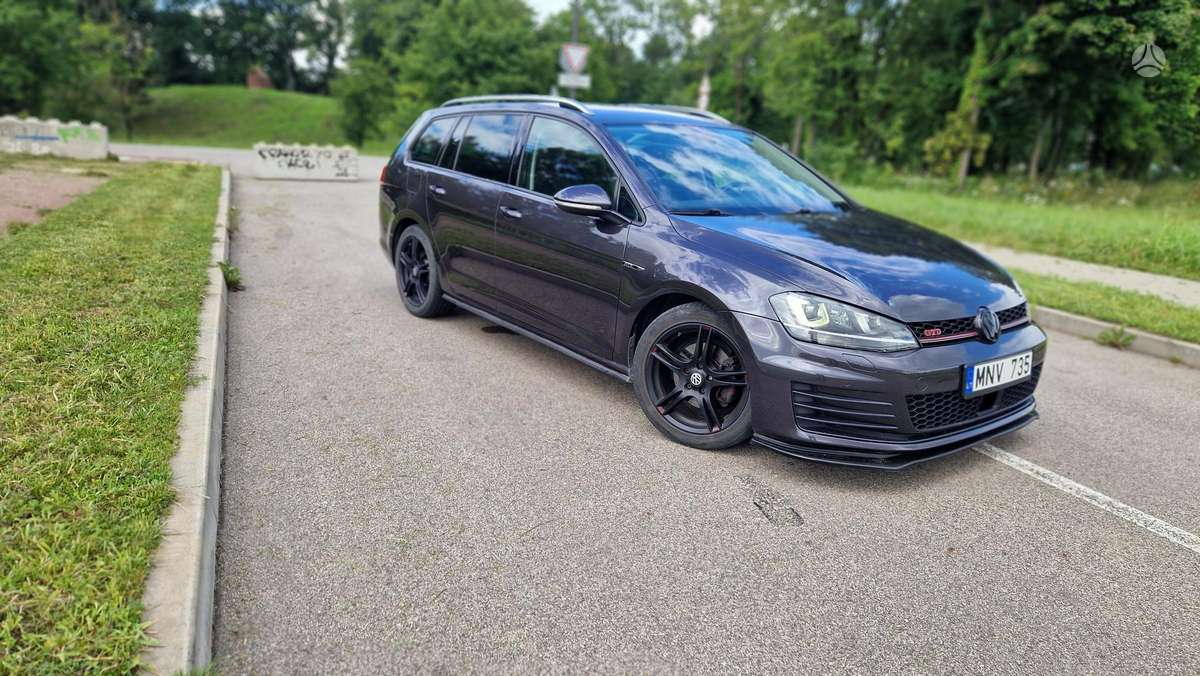 Volkswagen Golf - 3