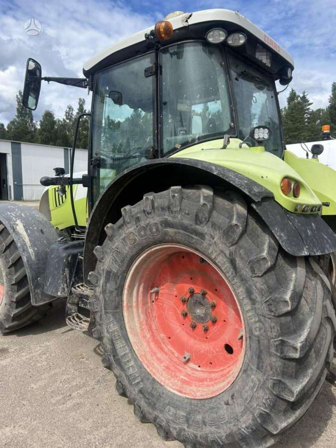 Claas Arion 640, traktori