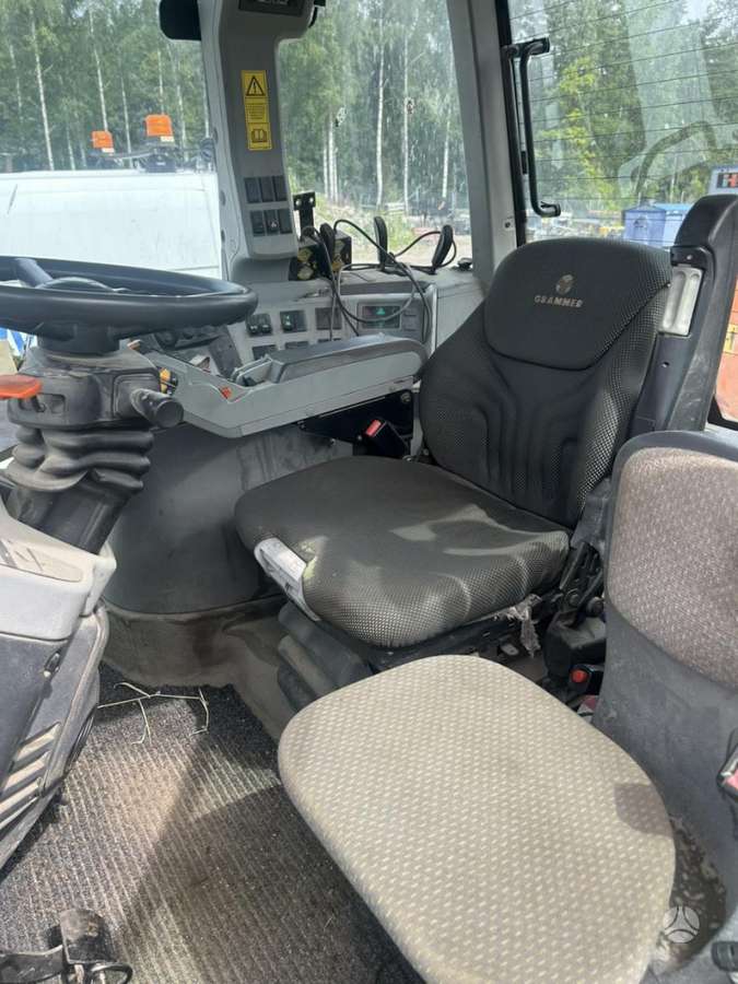 Claas Arion 640, traktori