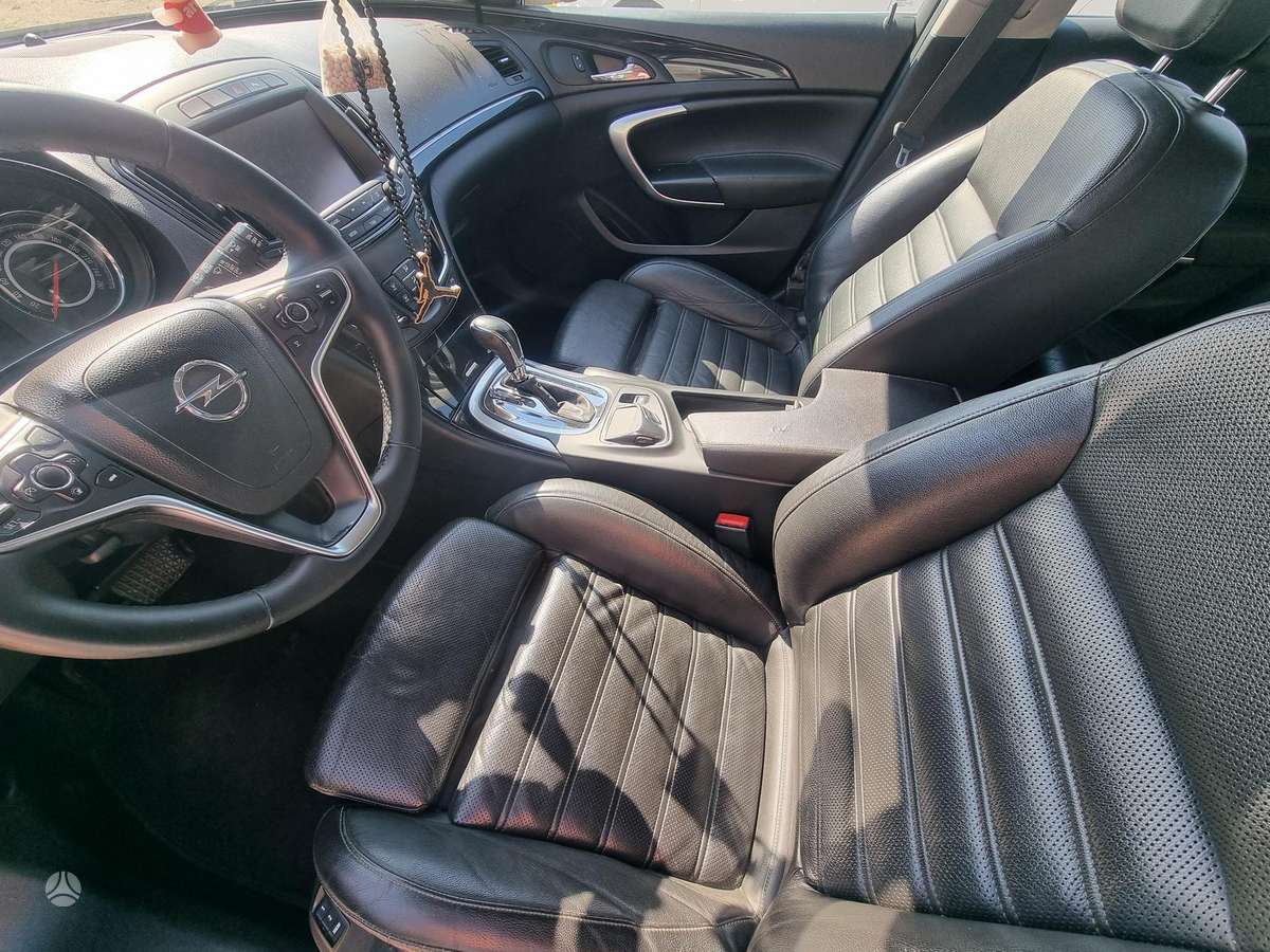 Opel Insignia, 2.0 l., hatchback