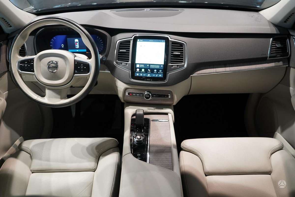 Volvo XC90 - 9