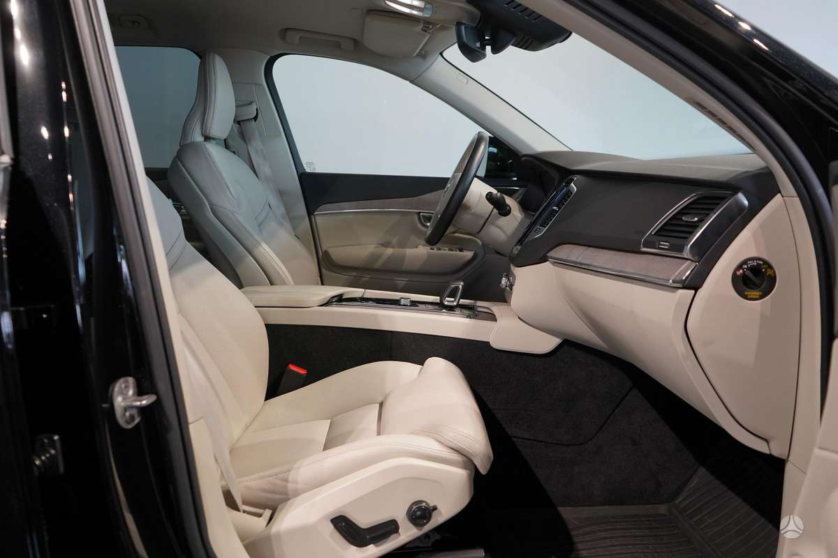 Volvo XC90 - 10