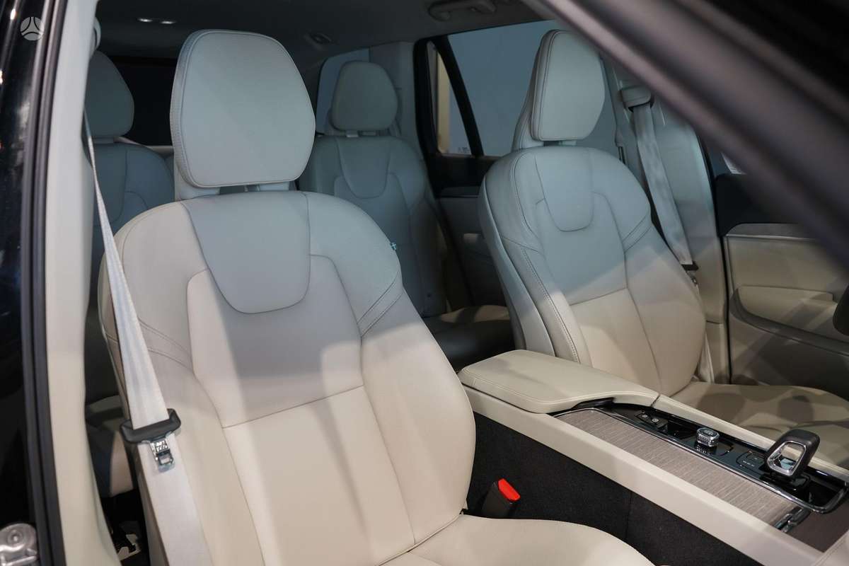 Volvo XC90 - 11