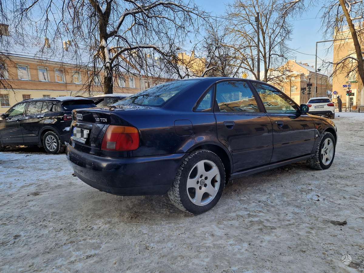 Audi A4, 1.9 l., Седан
