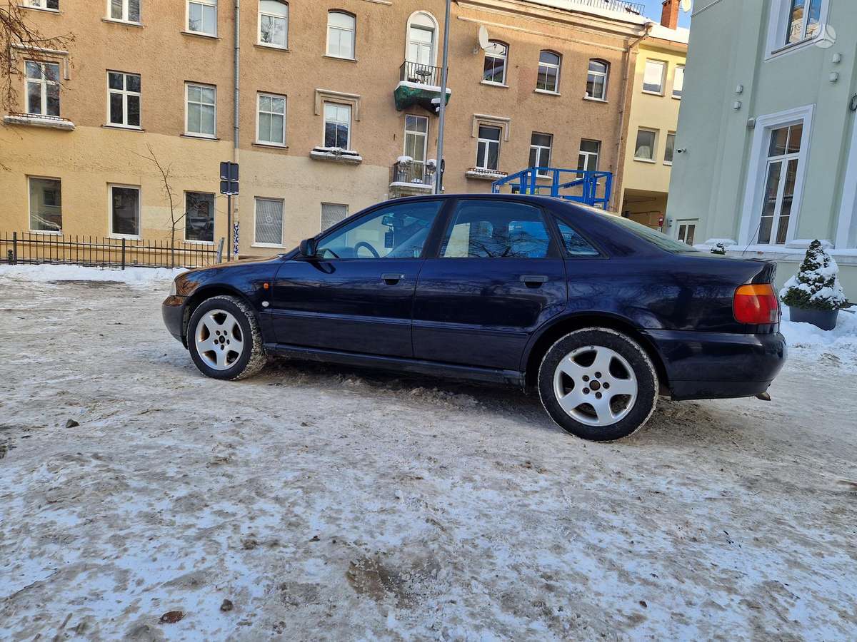 Audi A4, 1.9 l., Седан