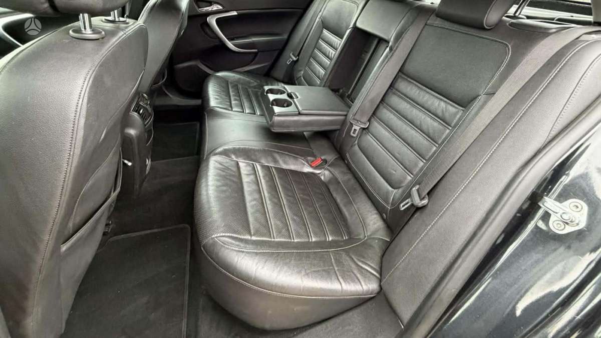 Opel Insignia, 2.0 l., hatchback