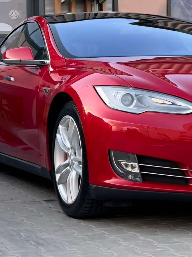 Tesla Model S, 85 kWh, hečbekas