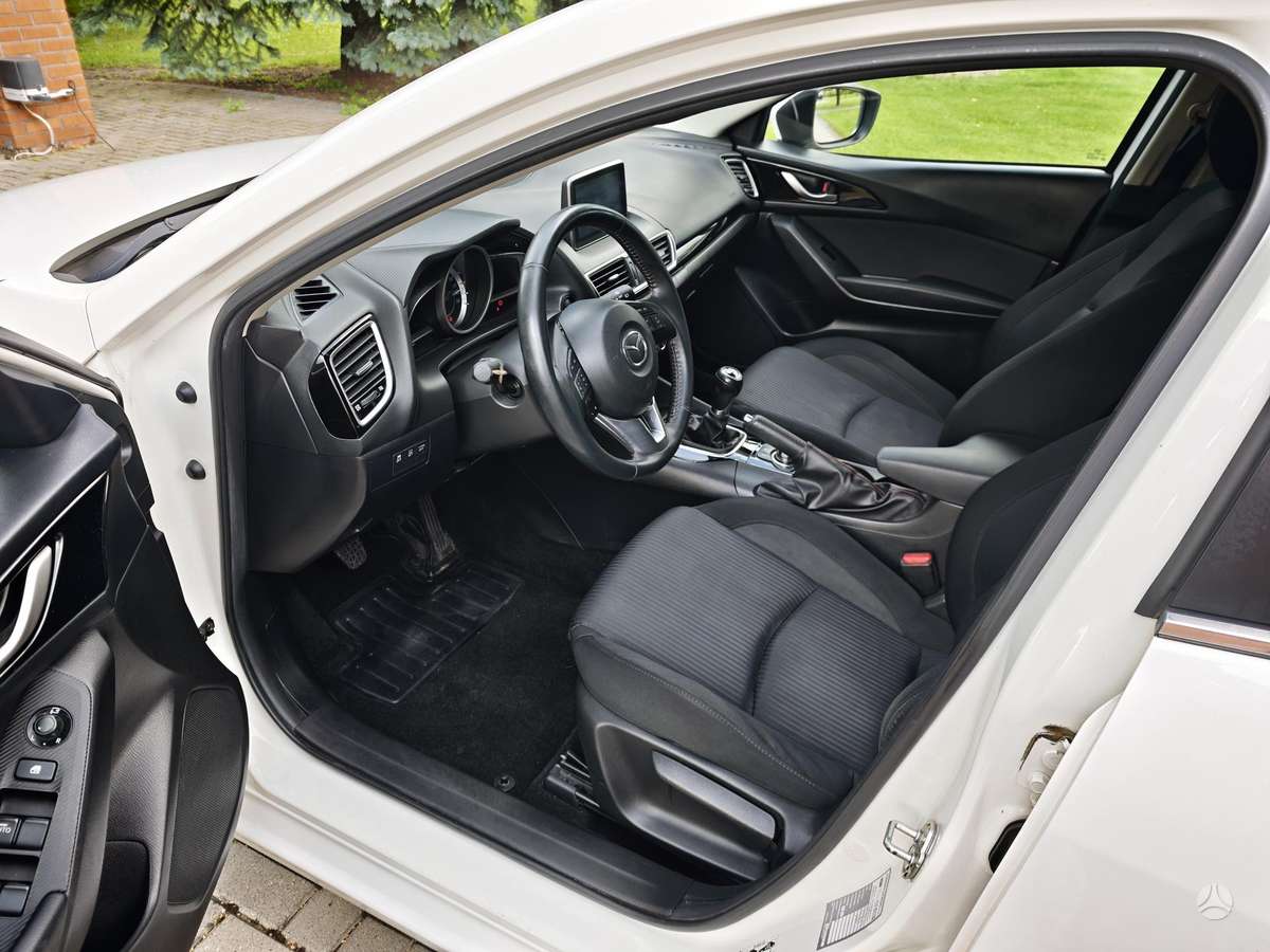 Mazda 3, 1.5 l., Хэтчбек