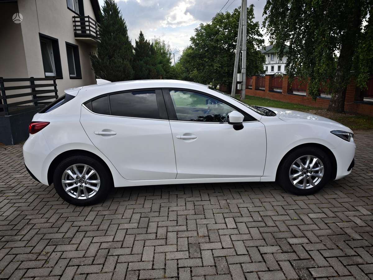 Mazda 3, 1.5 l., hatchback