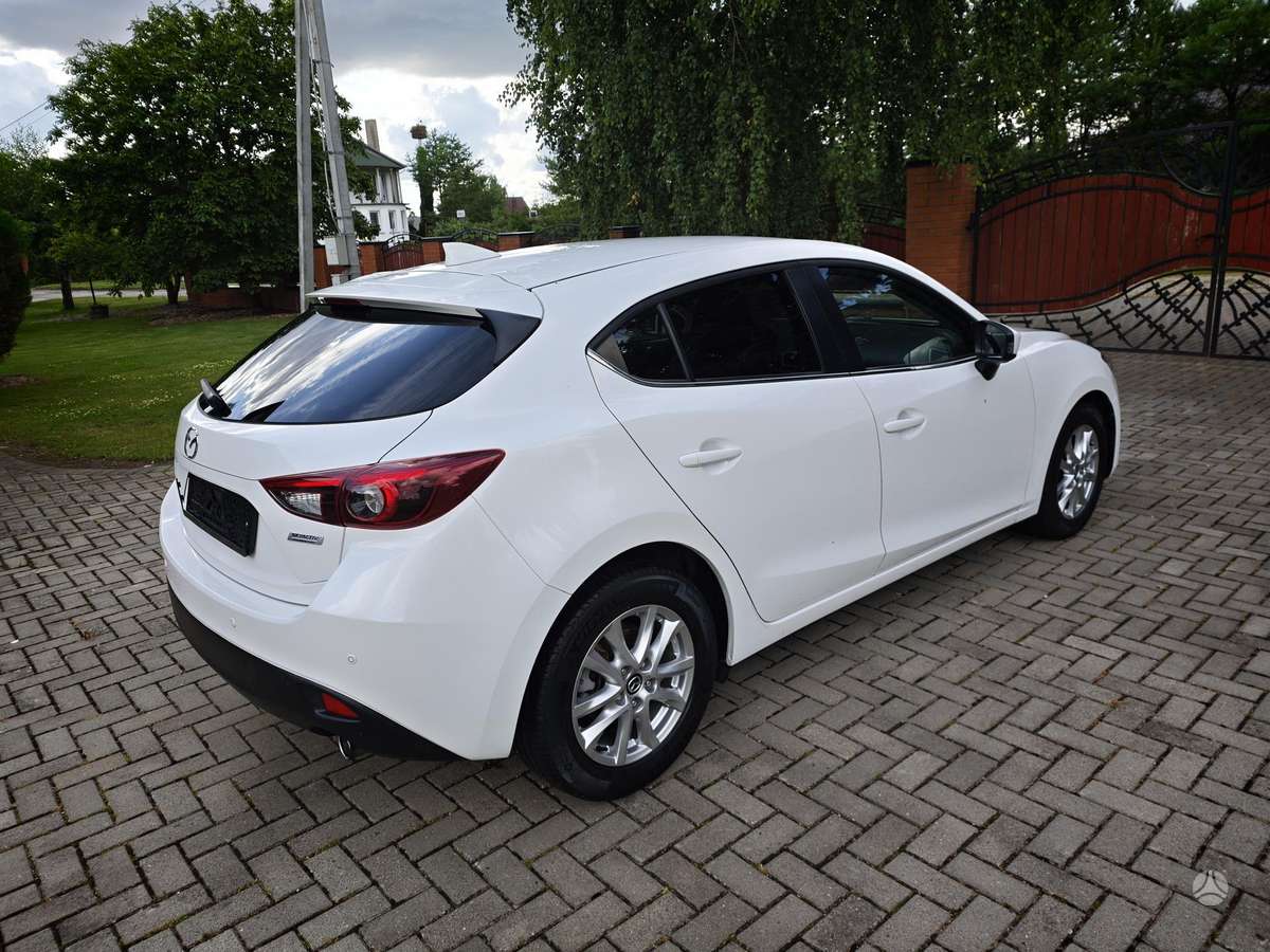 Mazda 3, 1.5 l., hatchback