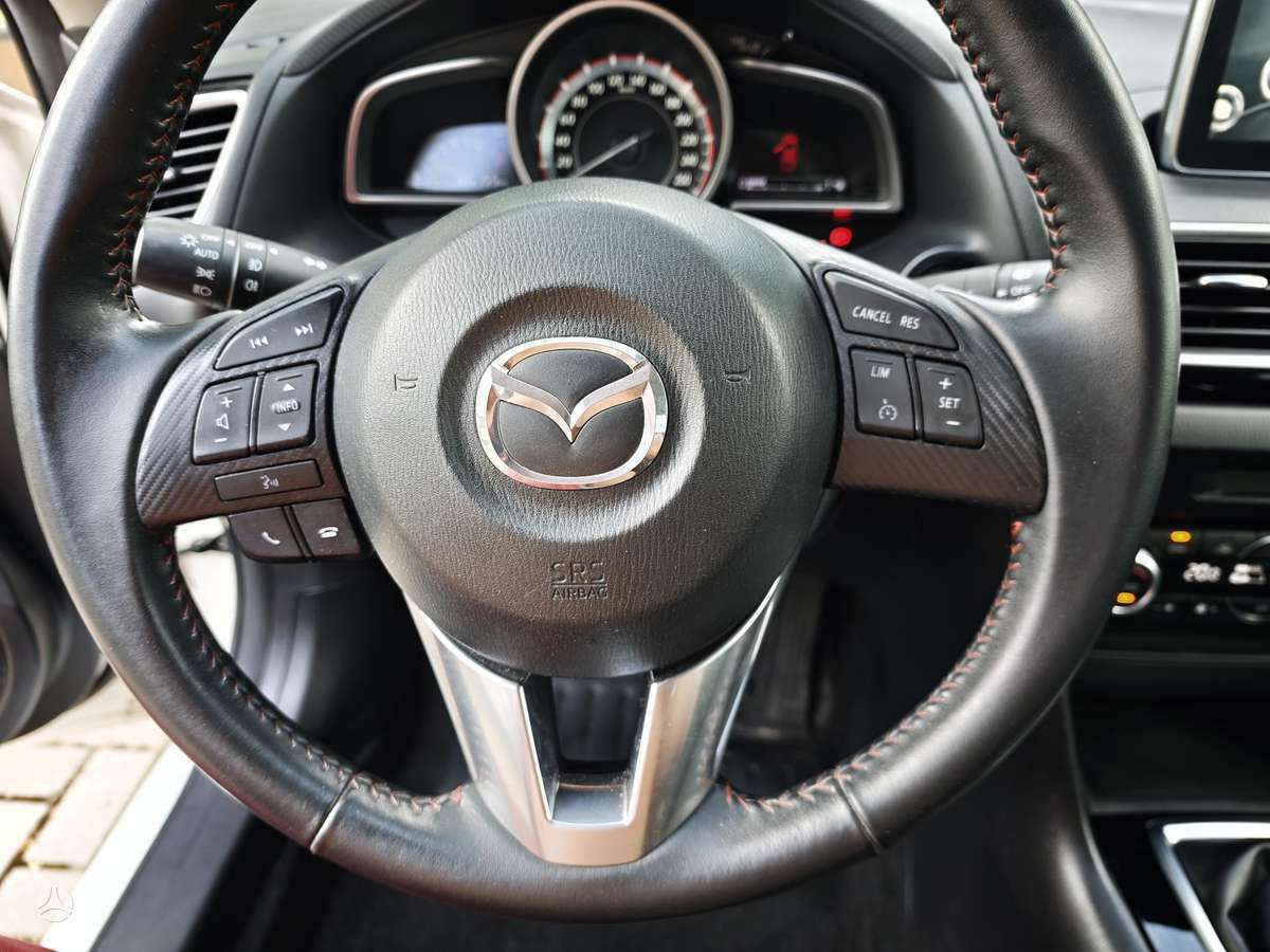Mazda 3, 1.5 l., Хэтчбек