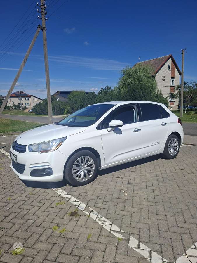 Citroen C4, 1.6 l., hatchback