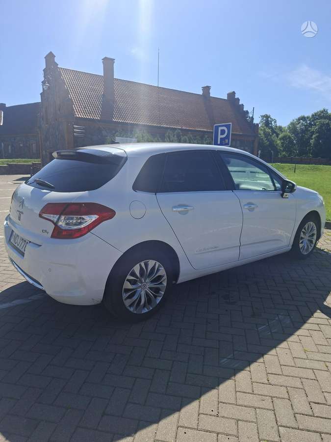 Citroen C4, 1.6 l., hatchback