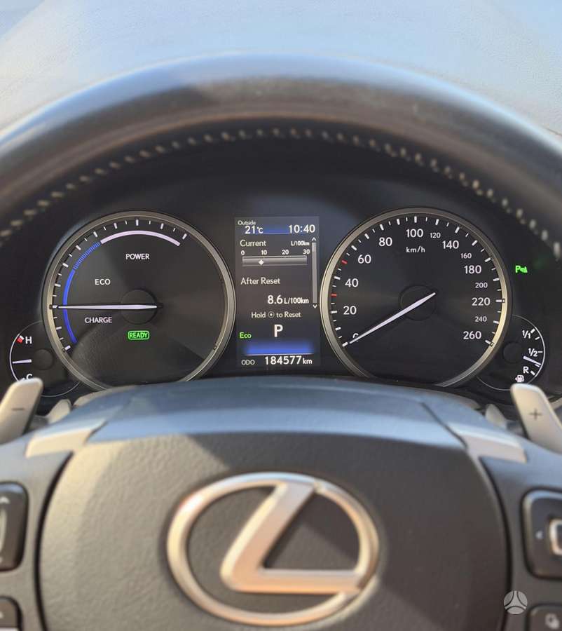 Lexus NX 300h - 12