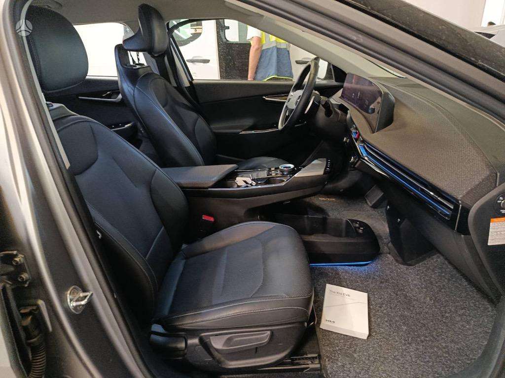 Kia EV6, 77 kWh, off-road / crossover