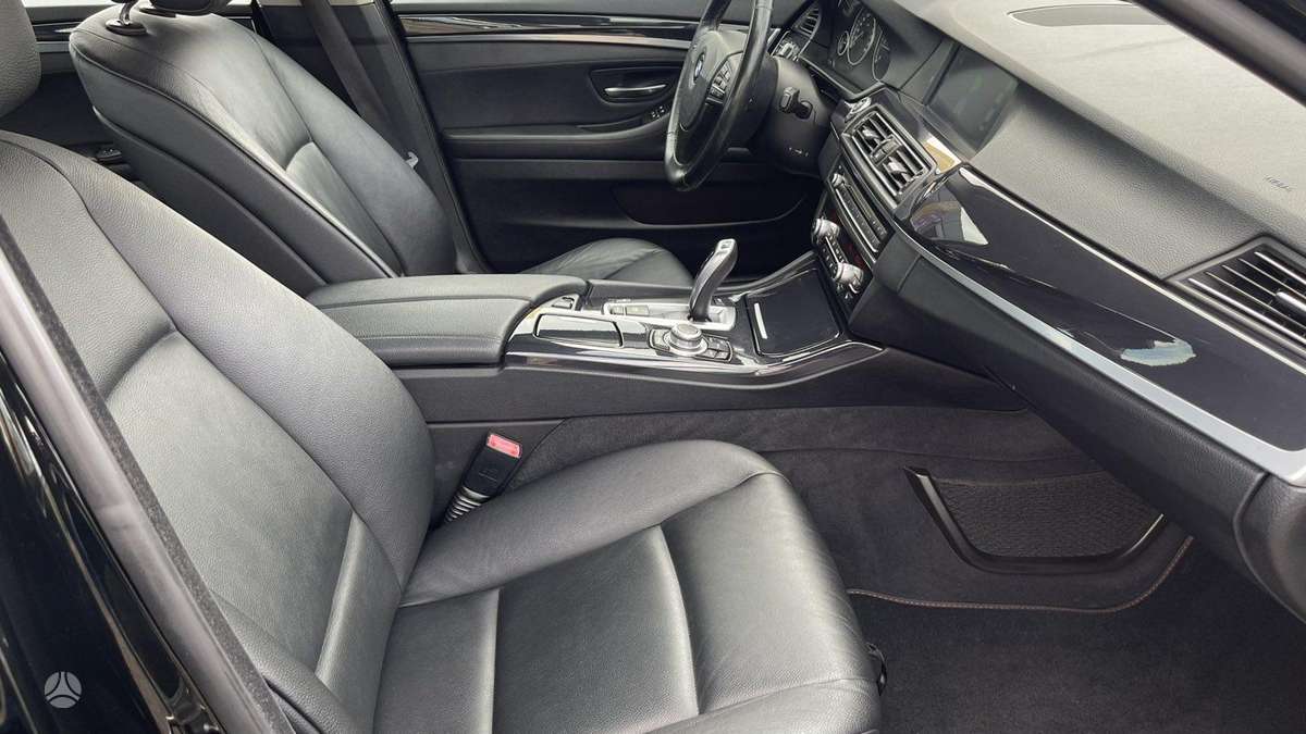 BMW 520, 2.0 l., Седан