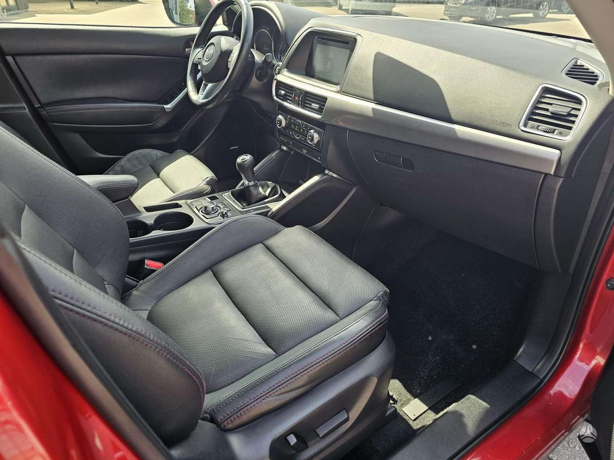 Mazda CX-5, 2.2 l., off-road / crossover