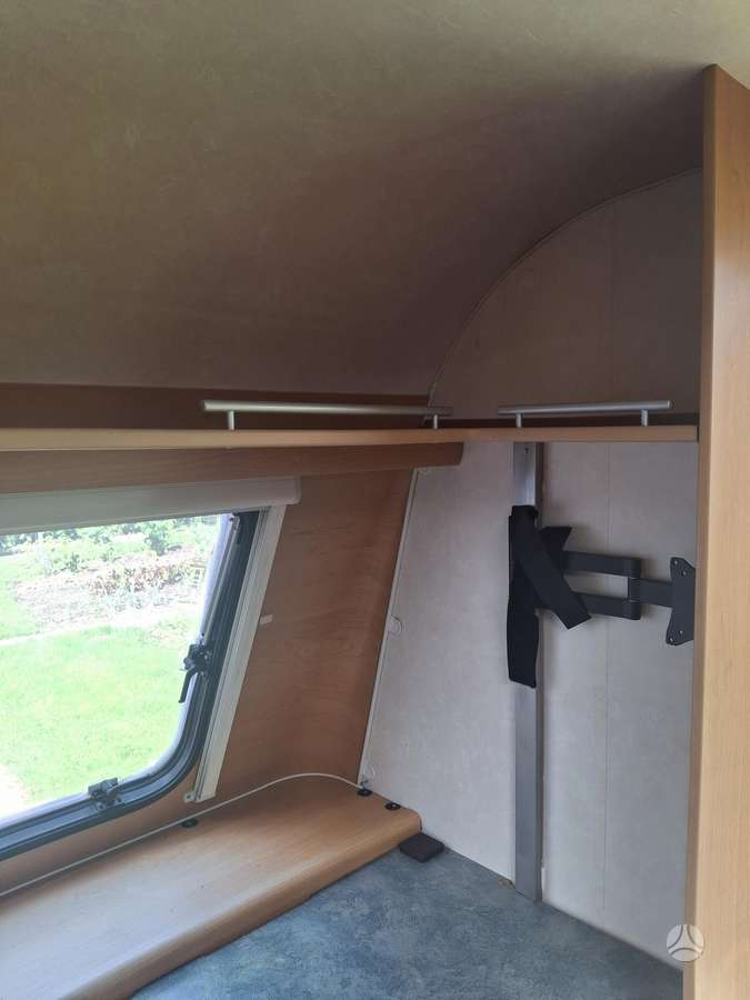Adria Unica 462 DP, кемперы