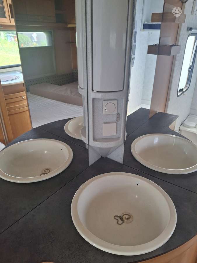 Adria Unica 462 DP, caravans