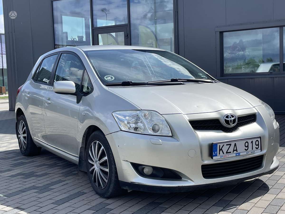 Toyota Auris - 1