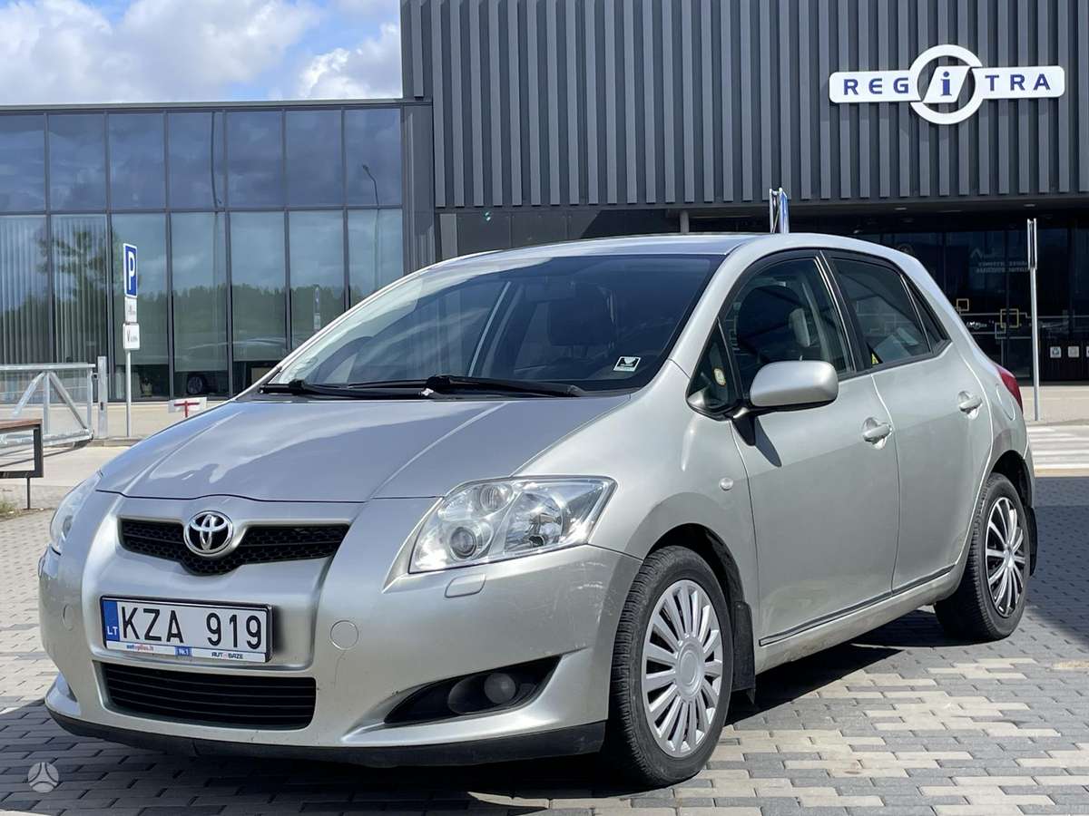 Toyota Auris - 2