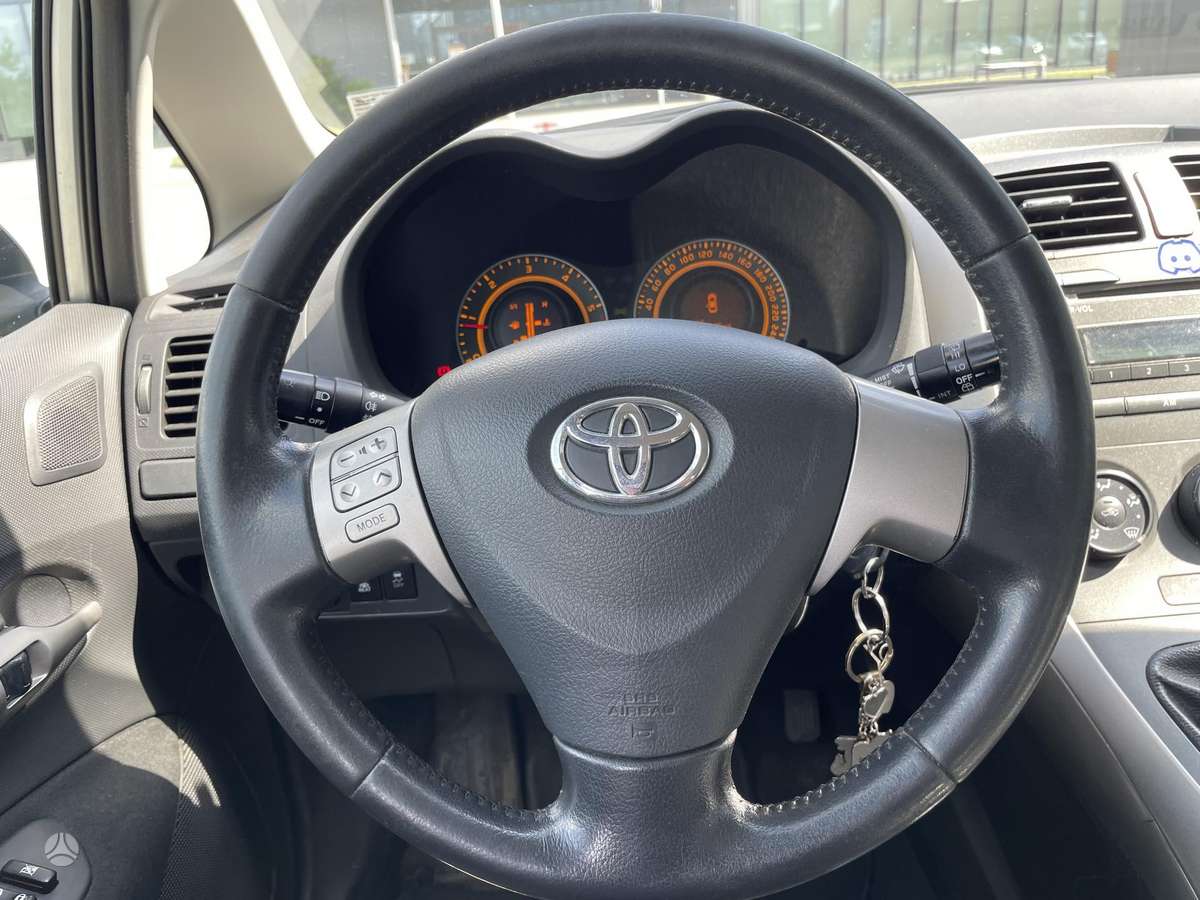 Toyota Auris - 11
